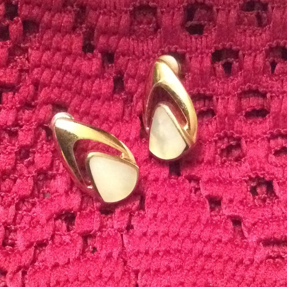 Genuine Mother of Pearl Earrings - Picture 2 of 6